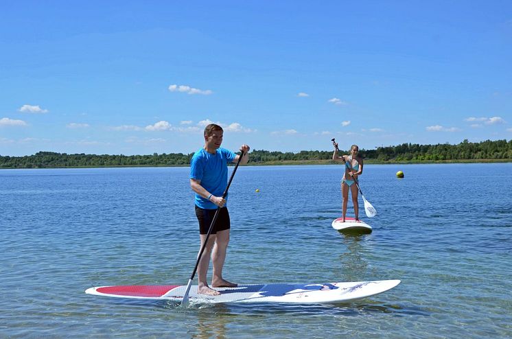 Eine gute Figur machte Martin Dulig beim Stand Up Paddling am Schladitzer See