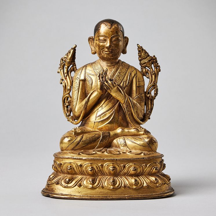 TIBETANSK STATYETT FÖRESTÄLLANDE BUDDHISTMÄSTAREN TSONGKHAPA