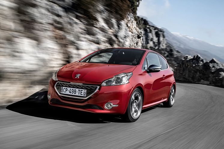 Sverigepremiär för Peugeot 208 GTi - komprimerad körglädje