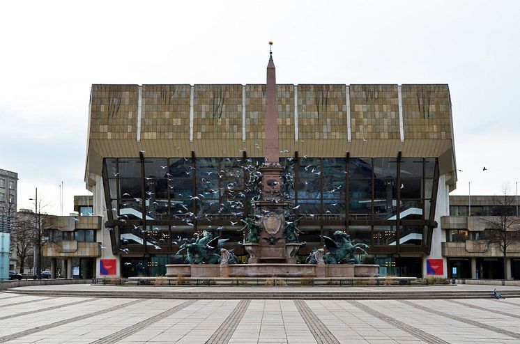 Gewandhaus zu Leipzig und Mendebrunnen