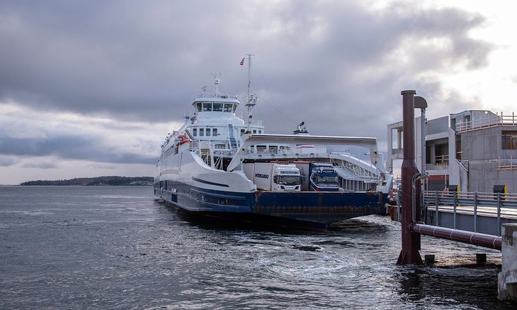 Leaving the quay