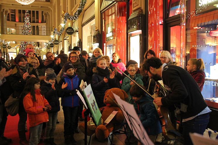 Erfolgreicher Bärenherz-Weihnachtsbasar 2016: Rückblick in Bildern