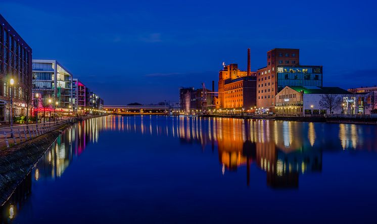 Innenhafen_Duisburg_Blaue_Stunde__c__Krischerfotografie