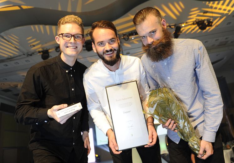 Grunerløkka-baserte Dapper ble Årets Nykommer. Johan Brox, Erlend Simensen og Andreas Doppelmayr viser stolt fram trofeet.