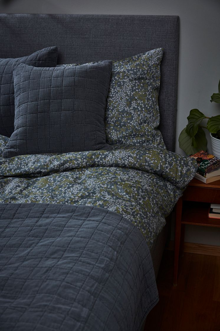 870364-04_1 CUSHION COVER QUILT.jpg