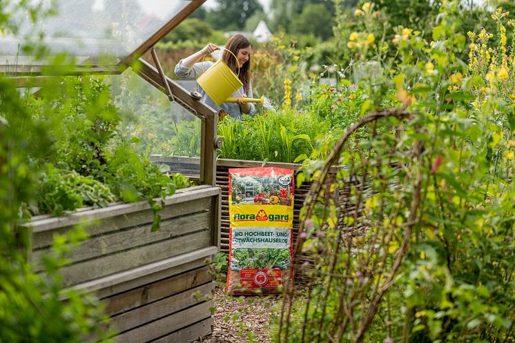 Floragard_Bio Hochbeet- und Gewächshauserde_Ambiente
