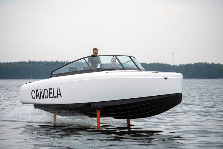 Candela C-8