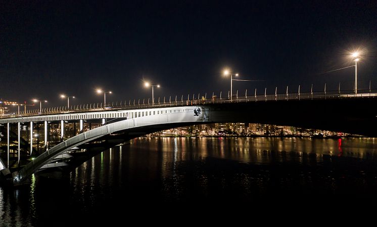 Ljussättning av Västerbron i Stockholm av Klätterservice AB