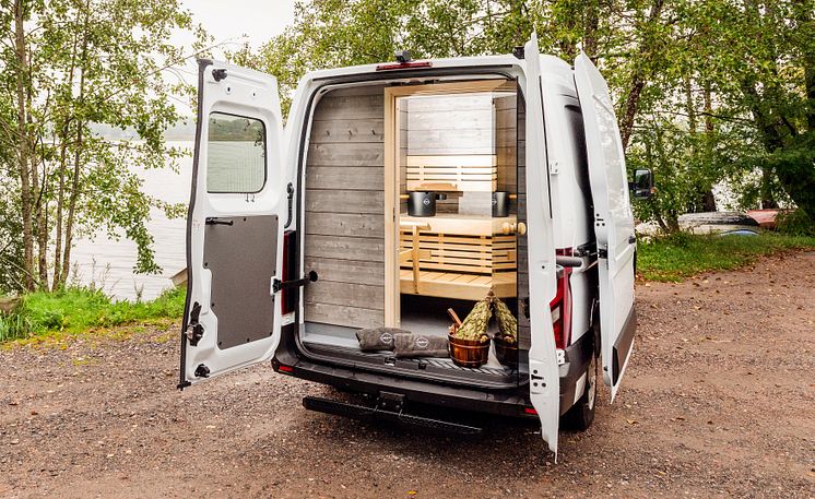 Nissan_Interstar Sauna_4.JPG