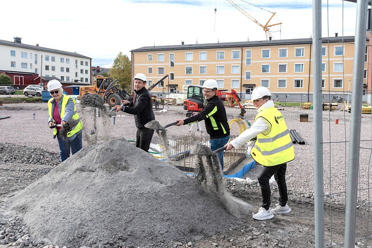 Första spadtaget Brf Sjöparken