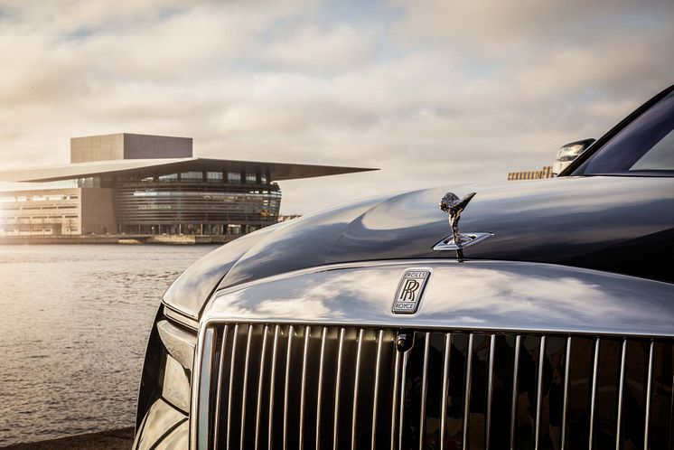 Rolls_Royce_Spectre_in_Copenhagen_2.jpg