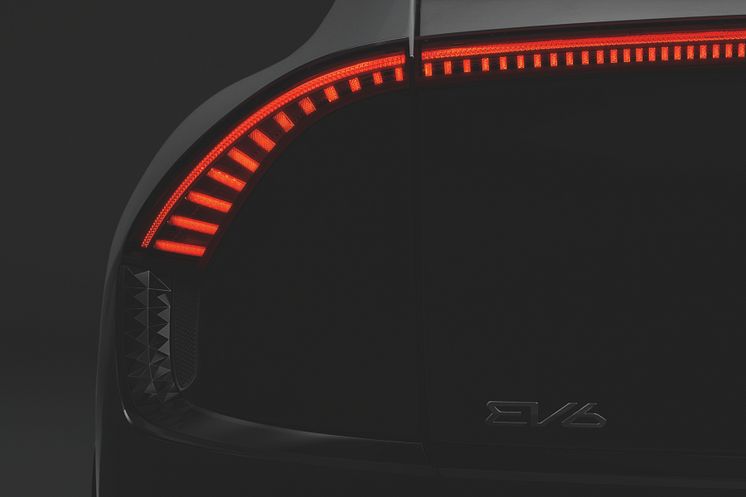 Kia EV6_teaser-lamp-detail