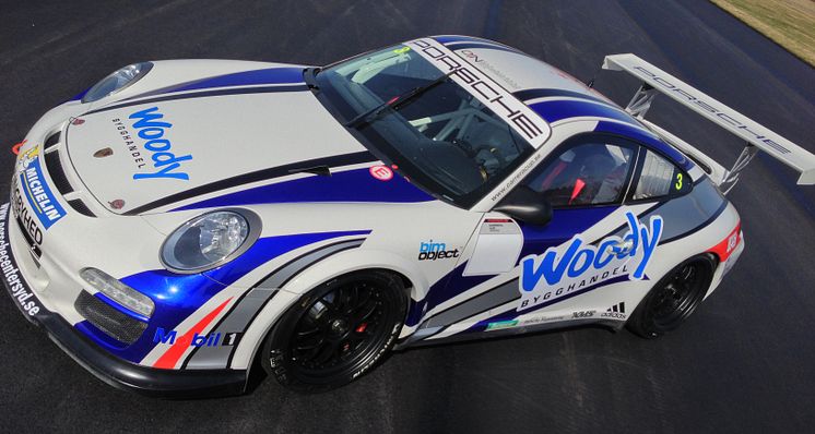 Woody sponsrar Ola Nilsson i Porsche Carrera Cup