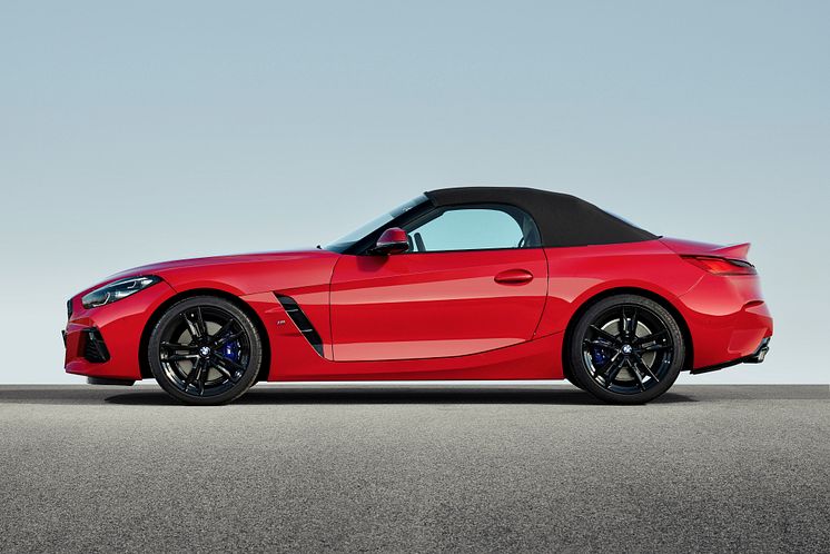 BMW Z4 M40i First Edition_kattokiinni