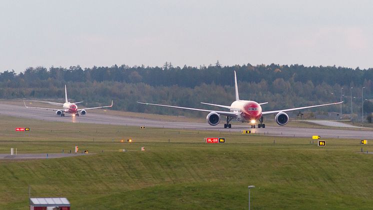 Boeing 737-800 ja Boeing 787 Dreamliner