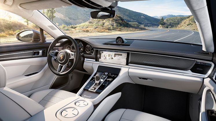 Porsche Panamera Turbo interior