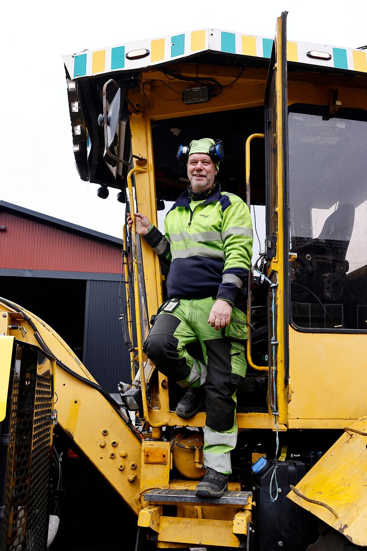 Måns Ottosson och Nordverk-hyveln med Volvo Penta-motor