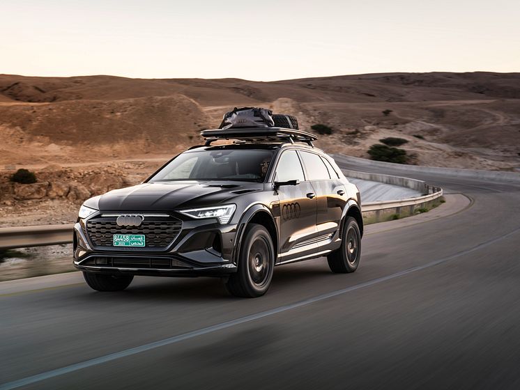 Audi Q8 e-tron edition Dakar