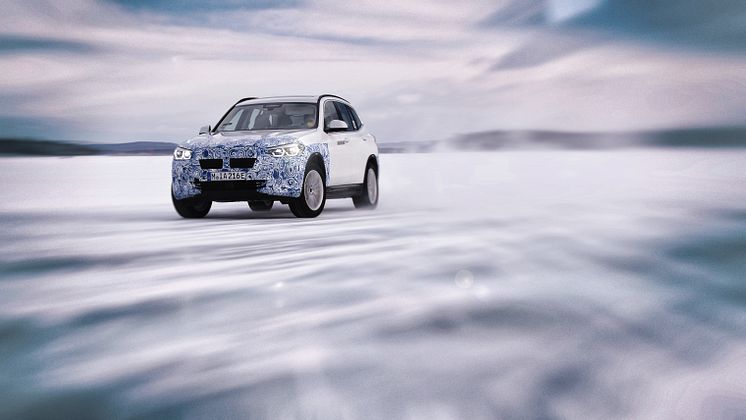BMW iX3 genomgår vintertester