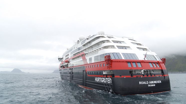 Hurtigruten MS Roald Amundsen 004 - hybrid powered - photo Hurtigruten