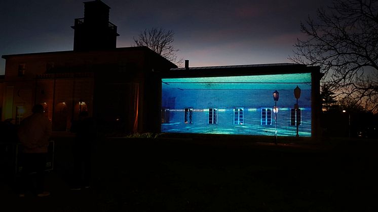 Floating på Vigelandmuseets fasade høsten 2020