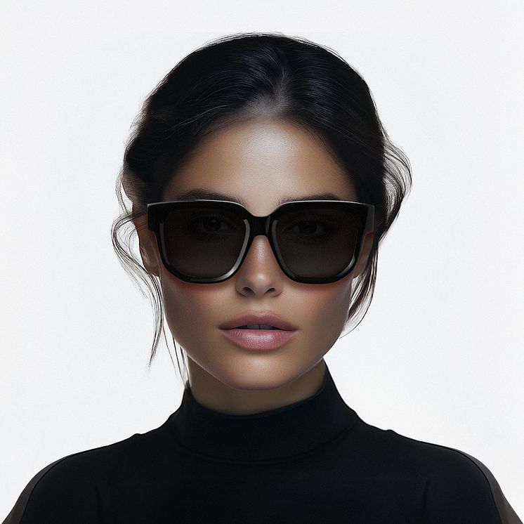 Rockstar-III-model-female.jpg