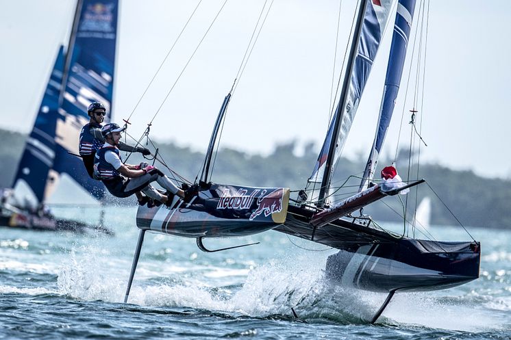 Hi-res image - YANMAR - YANMAR stepped up its support for the Red Bull Foiling Generation World Finals in November in Miami, Florida, this year – a global high-performance hydrofoil racing tournament for 16 to 20 year olds