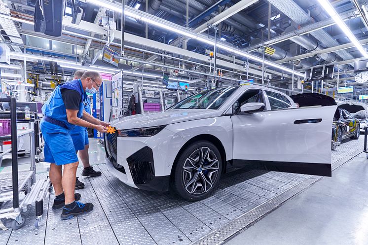 BMW iX i produksjon