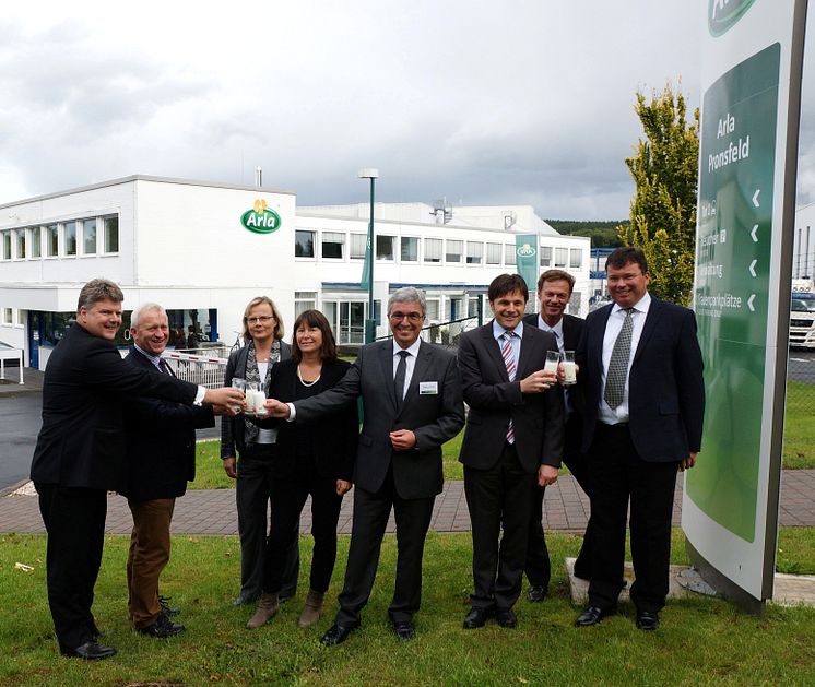 Vertreter der Landesregierung Rheinland-Pfalz besuchen Arla-Niederlassung Pronsfeld