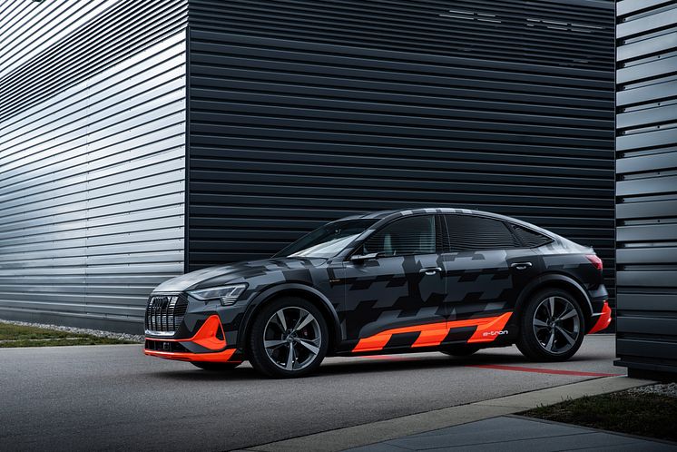 Audi e-tron Sportback S i design camouflage