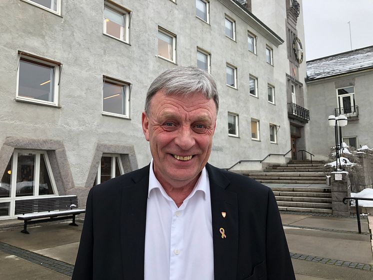 Arnfinn Uthus, ordfører Elverum