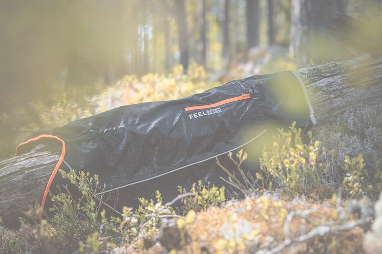 Feel_Tech_Kiruna_raincoat_lifestyle_Closeup 2