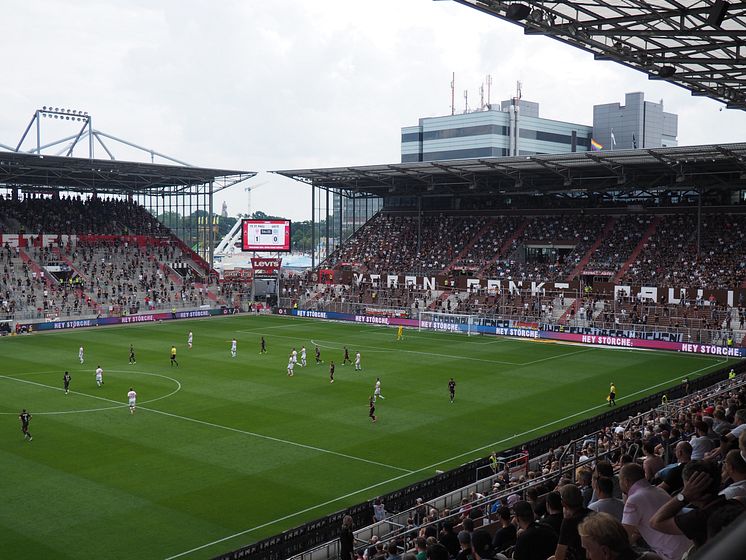 IMG_congstar_FC St. Pauli_Bandenwerbung