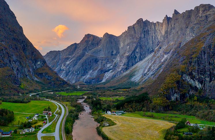 Trollveggen - Troll Wall - Photo - Vidar Moløkken - Visit Norway