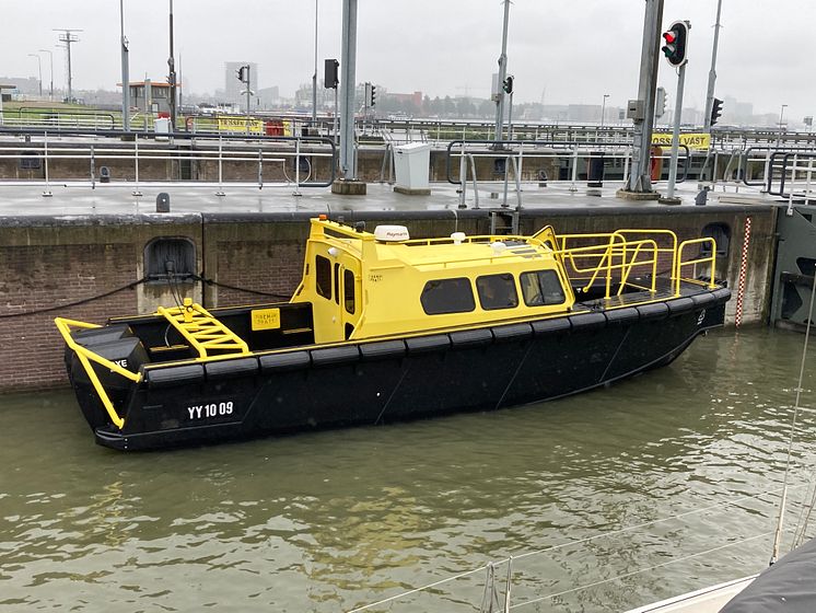 High res image - Raymarine - Tideman Pilot Boat