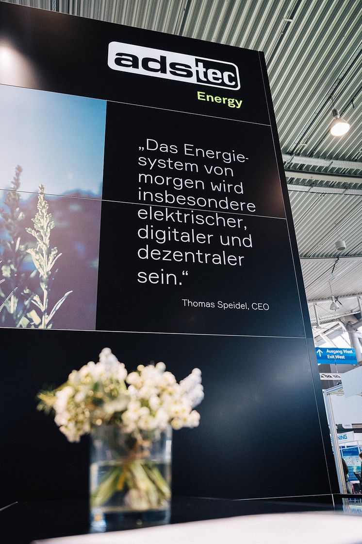 ADS-TEC Energy präsentiert mit ChargePost und ChargeBox smarte speicherbasierte Plattformen auf der Volta-X