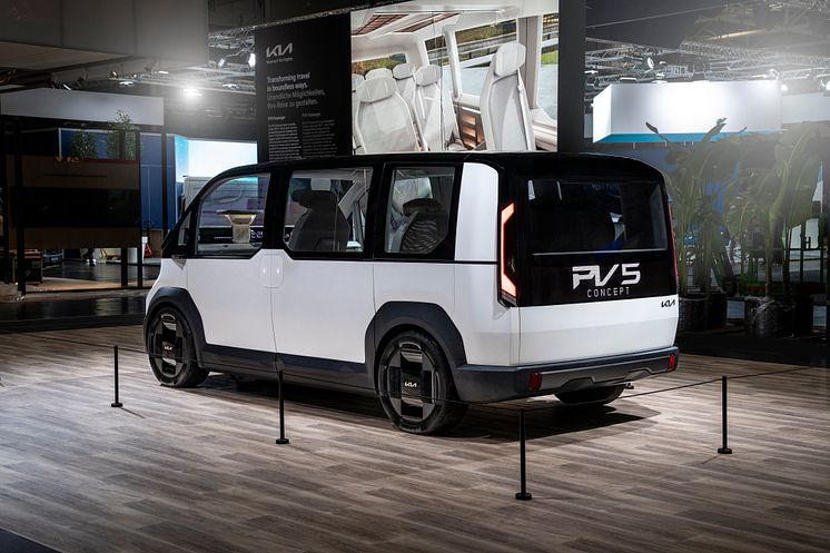 kia-pbv-pv5-iaa-24-static-highres004.jpg
