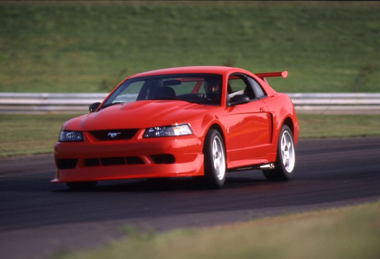 2000-Gen4_ford_svt_mustang_cobra.jpg