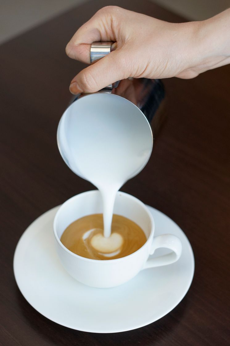 How to make a coffee heart - Step 2