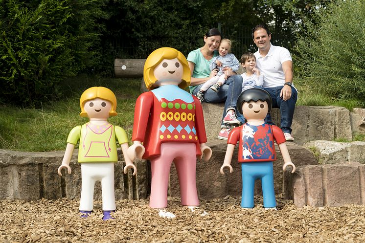 Familie im PLAYMOBIL-FunPark