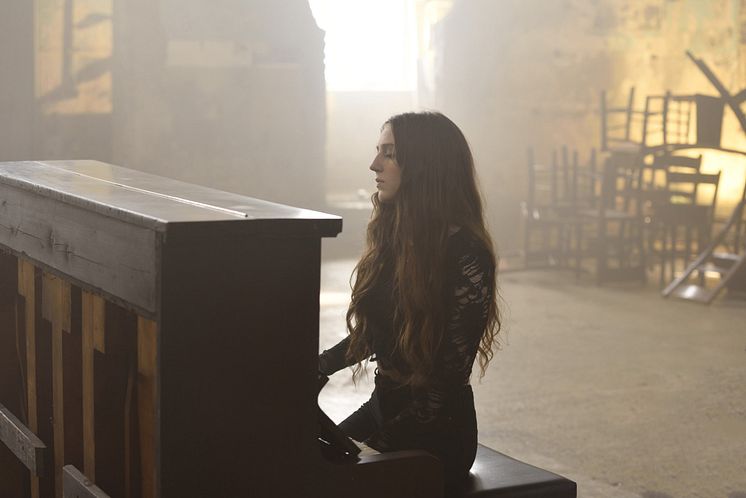 BIRDY Press Shot