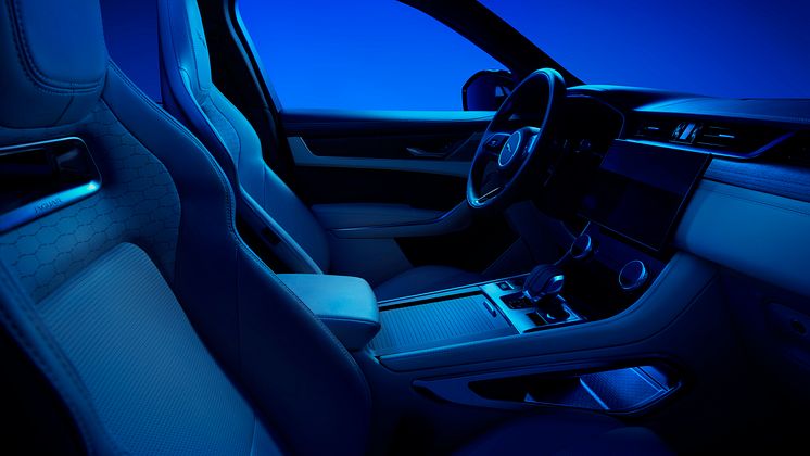 Jag_F-PACE_24MY_Interior_01_GL_015_141222