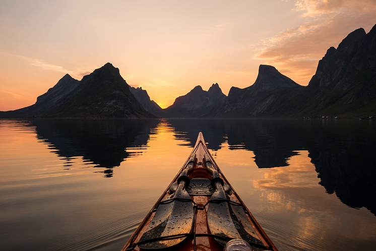 Kayaking  at Reine Lofoten 