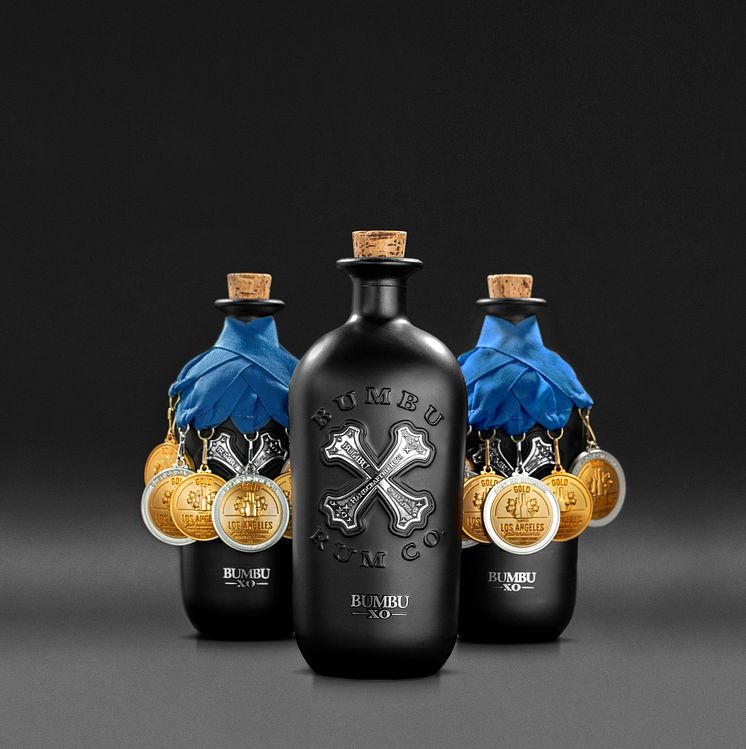 Bumbu XO_6 Medal_Studio_Background