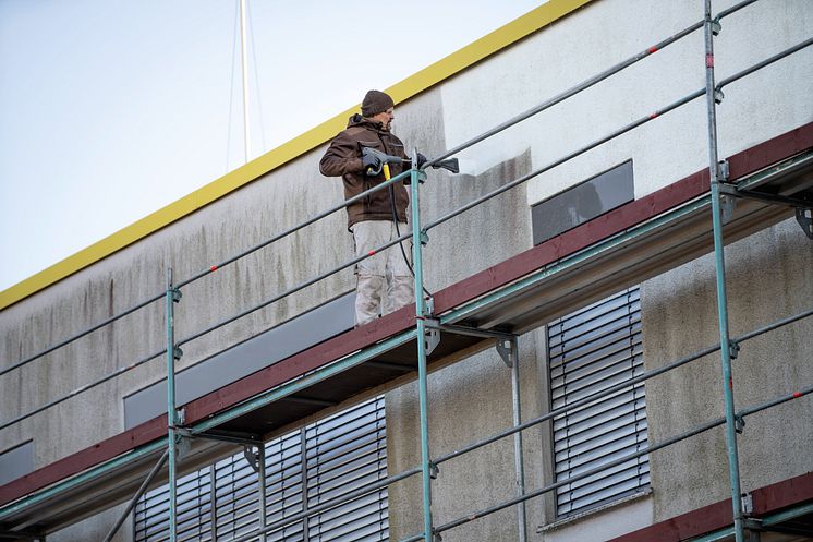 eco!Booster_facade_cleaning_app_19_CI20-150_DPI.jpg