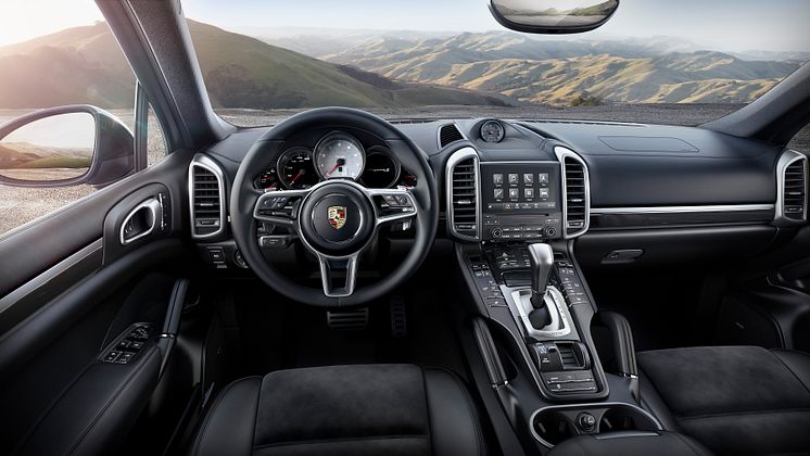 Porsche Cayenne Platinum Edition Interior