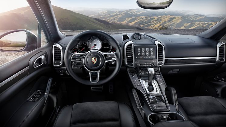 Porsche Cayenne Platinum Edition Interior