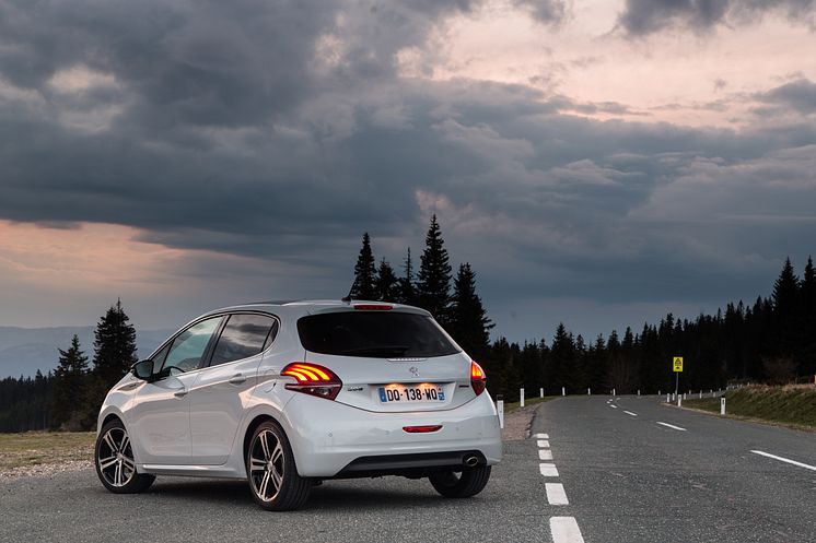 Sverigepremiär för nya Peugeot 208