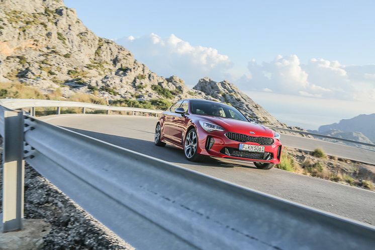 Kia Stinger_138