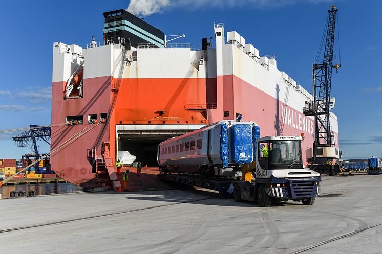 New Azuma trains arrive at UK port ahead of passenger services starting later in 2018